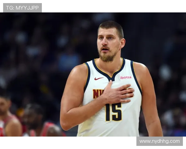 掘金险胜爵士收获五连胜 约基奇三双领衔